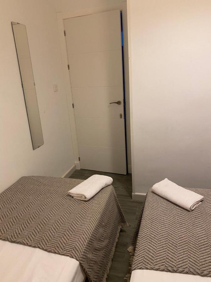 Habitaciones La Vina 加的斯 外观 照片